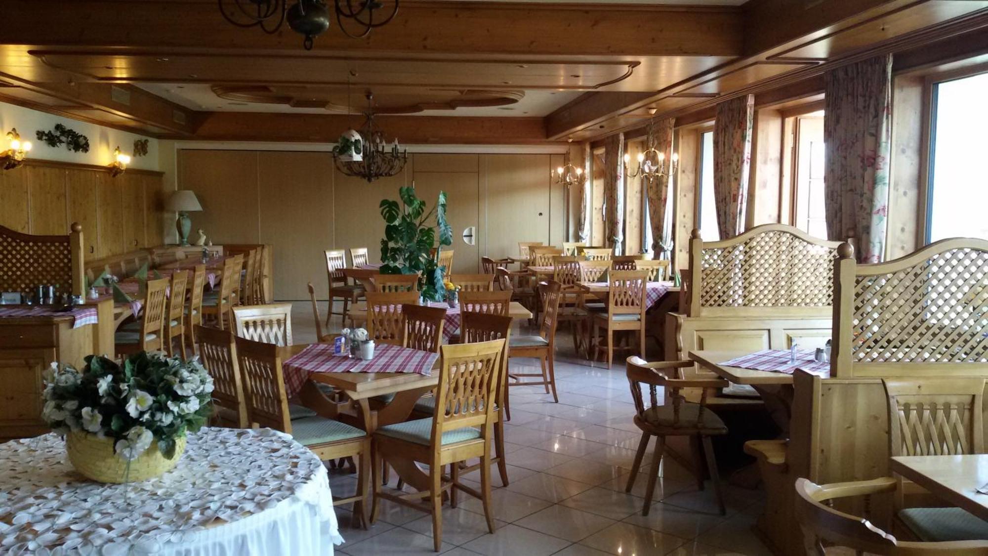 Hotel Schlossgarten Gladenbach Exteriör bild