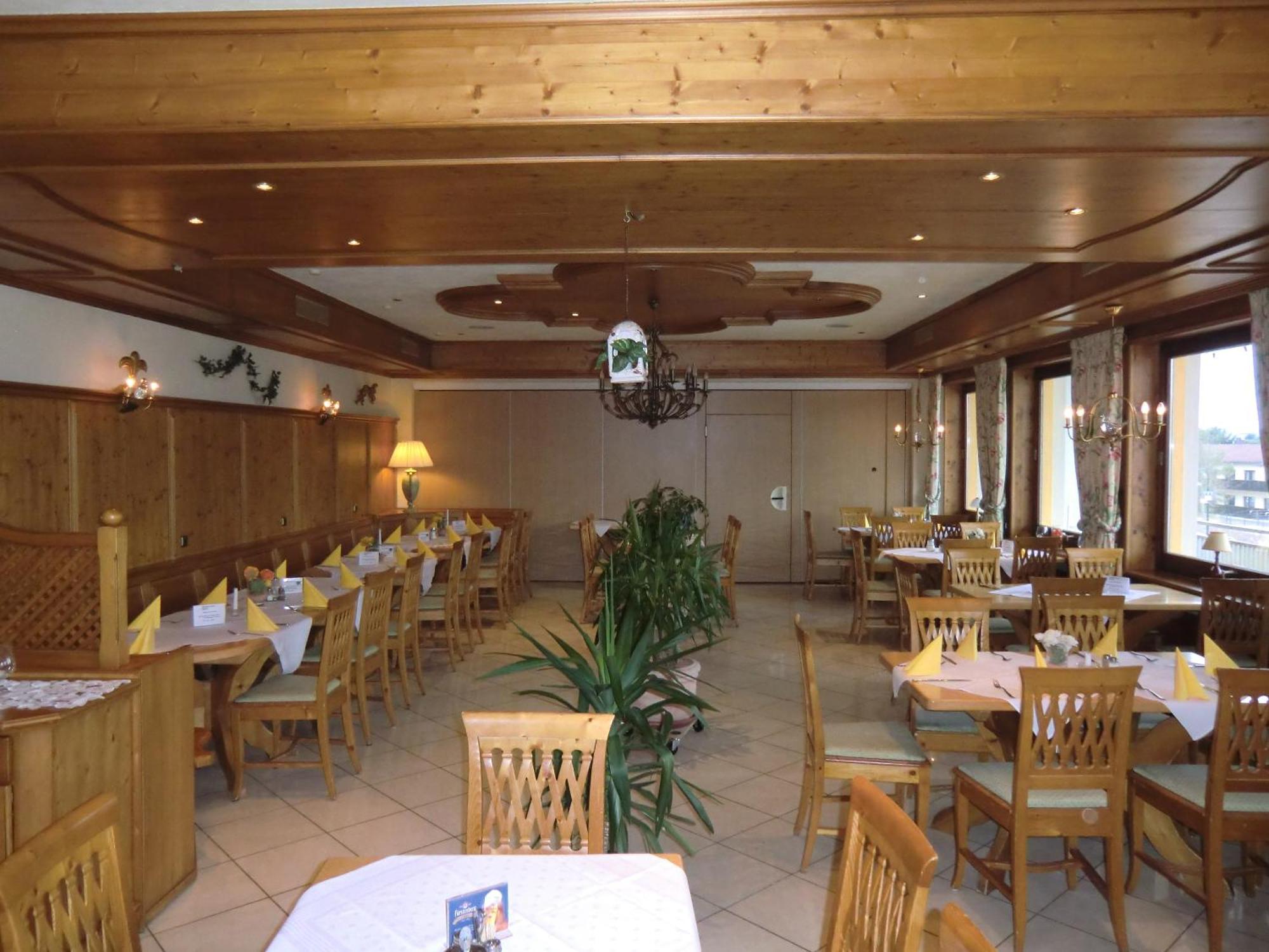 Hotel Schlossgarten Gladenbach Exteriör bild